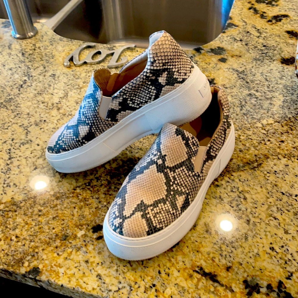J-Slides snack print sneakers!